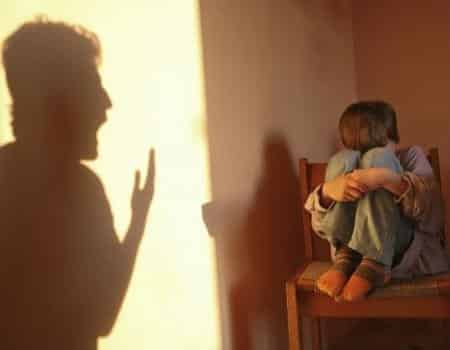 الإساءة للطفل تؤثر على علاجه من الاكتئاب
