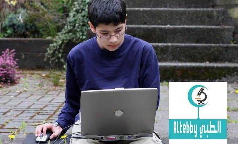 نصف العالم سيرتدي النظارات الطبية بسبب الاجهزة الالكترونية  نصف العالم سيرتدي النظارات الطبية بسبب الاجهزة الالكترونية