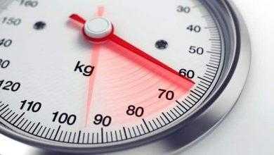 هل النوم لفترات غير كافية يزيد الوزن؟