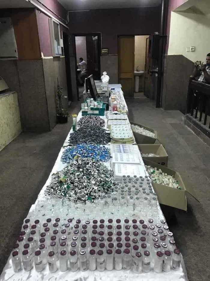 في واقعة غير مألوفة.. ضبط عاطلين قاموا بجمع عبوات الدواء الفارغة و إعادة تعبئتها بأدوية مغشوشة