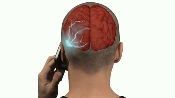 دراسة إدمان الهواتف الذكية والانترنت يؤثر على كيمياء المخ