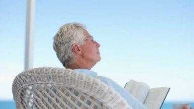 عن العمل يزيد من سرعة حدوث الخرف بنسبة