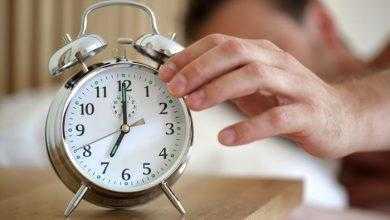 النوم أكثر من 8 ساعات ليلًا قد يكون علامة تحذيرية خطيرة