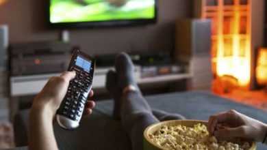 قضاء فترات طويلة أمام شاشة التلفزيون