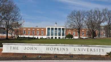 الإصابة بفيروس كورونا تفوق الآثار الجانبية