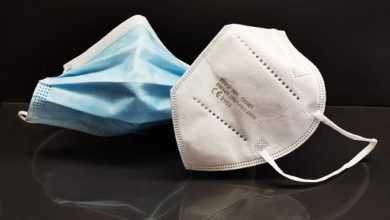 مركز السيطرة على الأمراض: ارتداء كمامتين أفضل من ارتداء كمامة واحدة