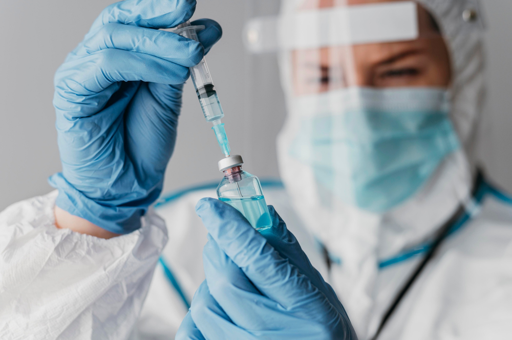 تايلاند تُعلن خلط لقاح استرازينيكا مع سينوفاك لزيادة فاعلية اللقاح 