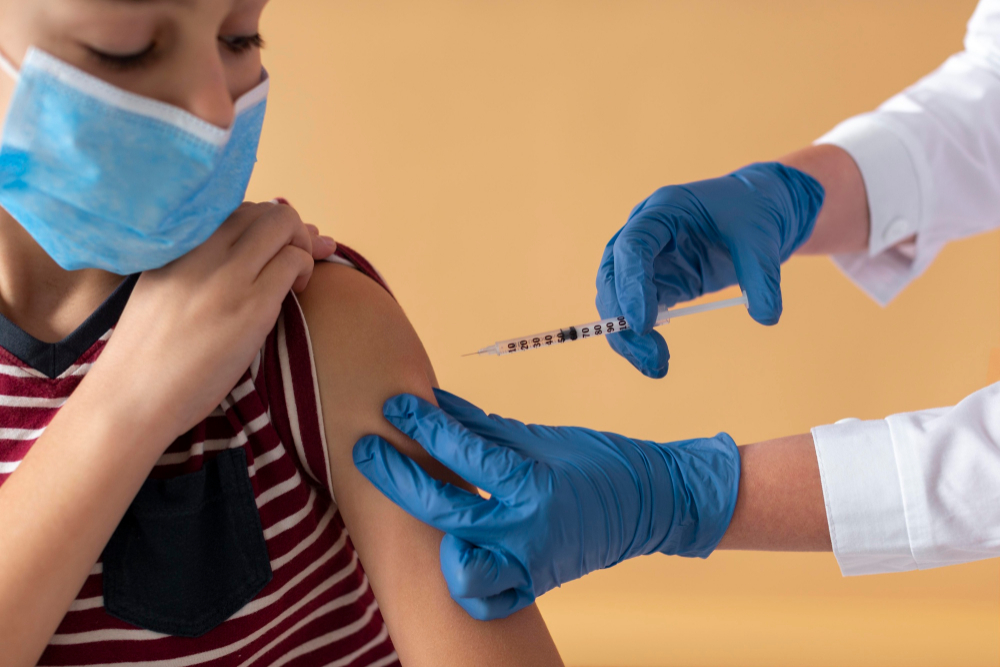 الإمارات تعلن عن حملة تطعيم الأطفال ضد كورونا للأطفال من عمر 3 سنوات.