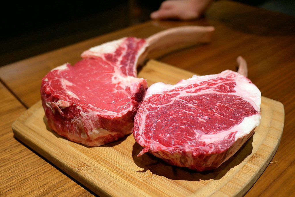 7 أضرار الإفراط في تناول اللحوم الحمراء