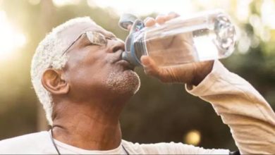 شرب كمية كافية من الماء