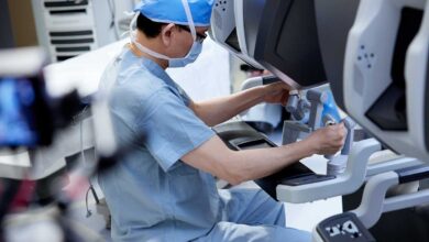 أول عملية زراعة قلب روبوتية بالكامل دون فتح الصدر: ثورة في جراحة القلب